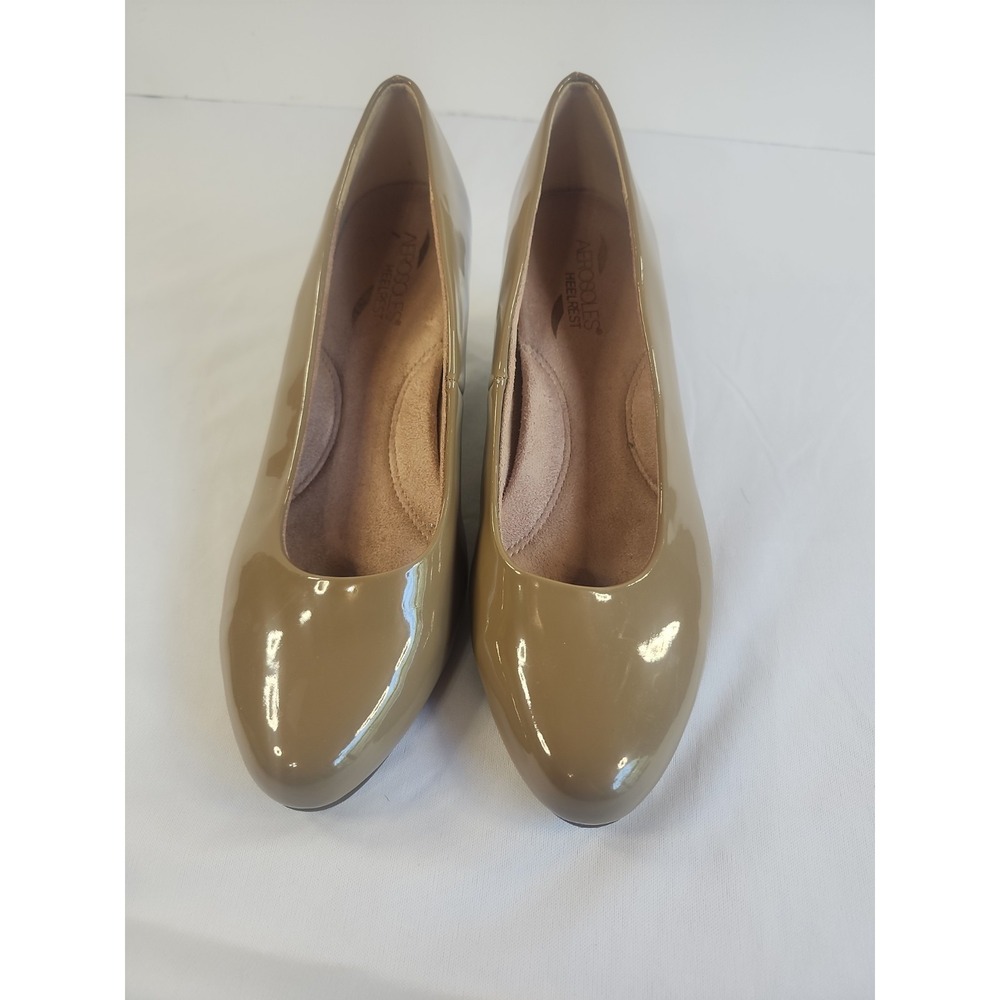 Aerosols Heel Rest Women Beige 2 Inch Heel Size 8.5 Scuff Mark On Heel See Photo